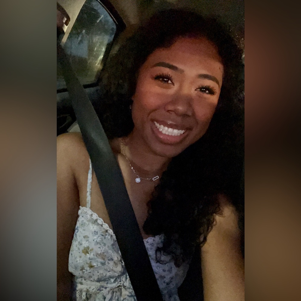 Meet your Posher, Abigail